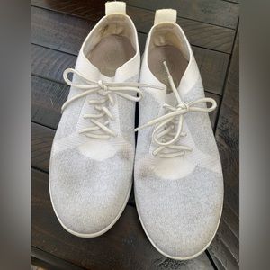 Fitflop women’s size 10 shoes Washable and so comfy!